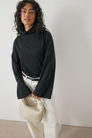 Image 2 of 7