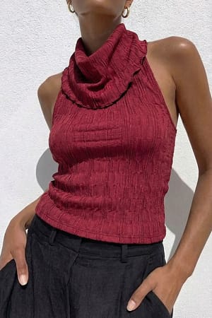 Plum strukturiertes Neckholder-Top