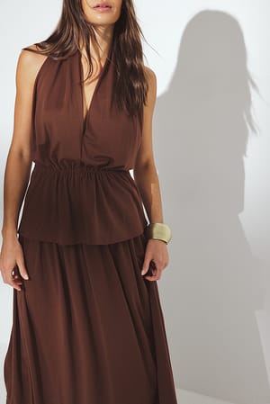 Brown Neckholder-Top mit Rüschen
