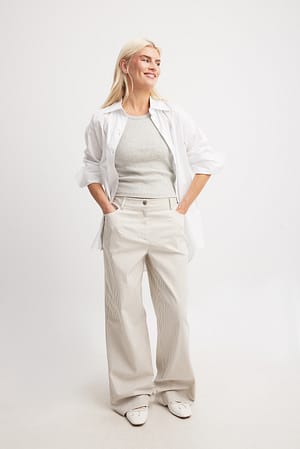 Beige/White Stripe Randiga tunga byxor med mellanhög midja