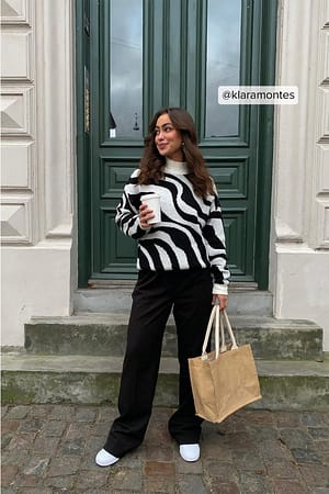 Zebra Strikket sweater i overstørrelse med mønster