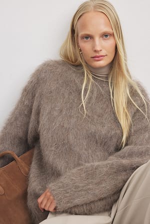 Nougat Oversized strikket trøje i alpacablanding