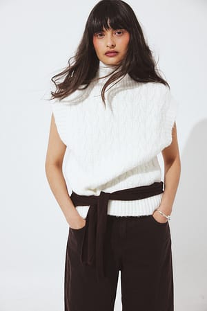 White Strikket kabelvest