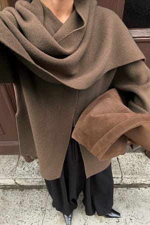 Taupe Strikket cape-cardigan