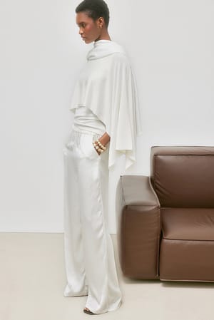 Image 4 of 8