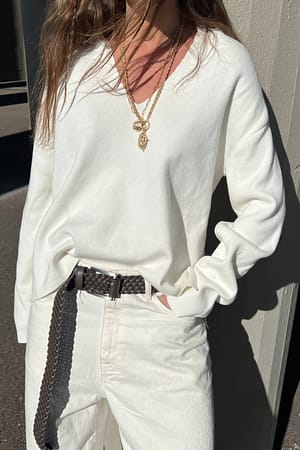 Offwhite Knitted Collar Sweater