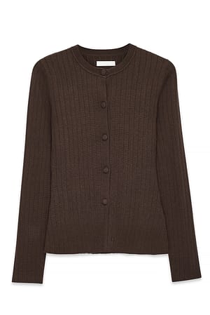 Brown Ribbestrikket topp med knapper