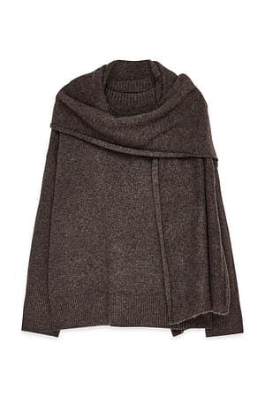 Brown Jersey de punto con detalle de bufanda