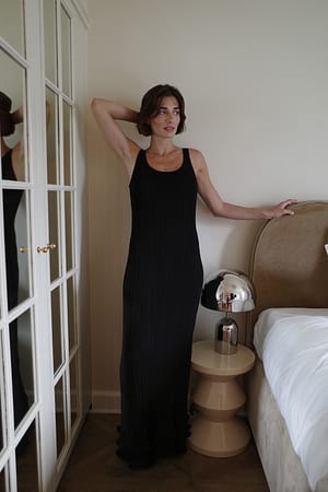 Black Knitted Scoop Neck Frill Maxi Dress