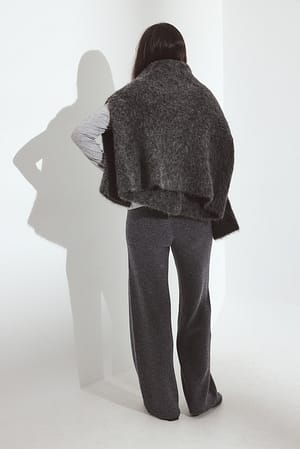 Image 2 of 7