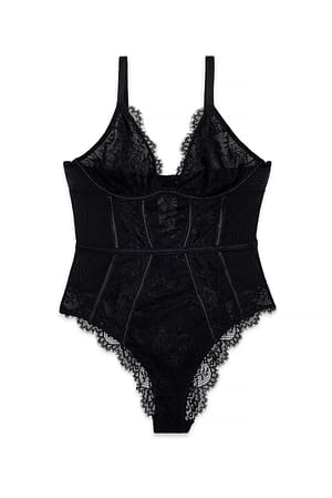 Black Spitzenbody