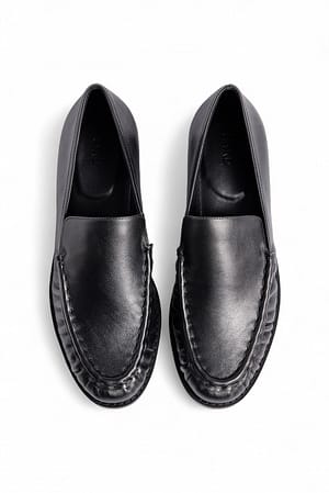 Black Mocasines de cuero fruncidos