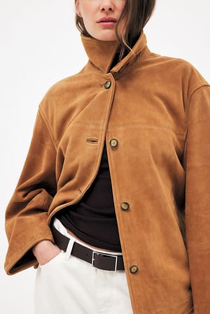 Chocolate Brown Belterem i skinn med firkantet spenne