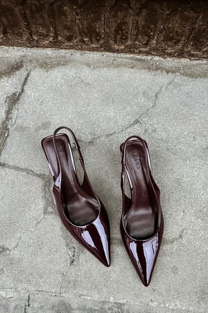 Burgundy Slingback-pumps