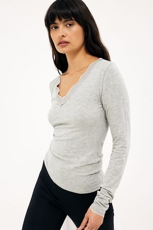 Grey Melange langärmeliges Jersey-Oberteil mit Spitzeneinsatz