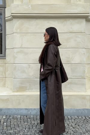 Dark Brown PU-Mantel mit Kunstpelzkragen