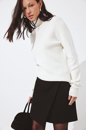 Image 4 of 7