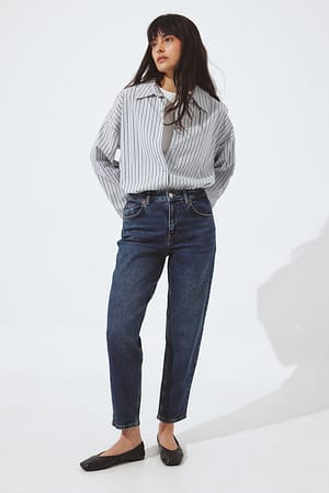 Dark Blue Mom Jeans mit hoher Taille