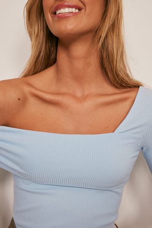 Dusty Light blue Ribtop med asymmetrisk skulder
