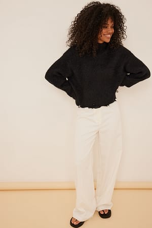 Black Lodden strikket kort sweater med hullet kant