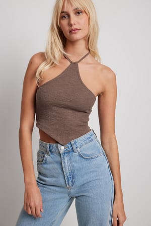 Brown Singlet med halterneck og kryds i ryggen