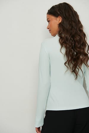 Image 2 of 4
