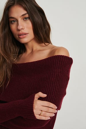 Wine Red Pull en tricot à épaules dénudées avec repli à l’encolure