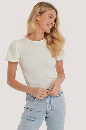 Offwhite Top Met Pofschouders