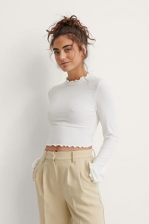 Offwhite Top reciclado acanalado con mangas acampanadas
