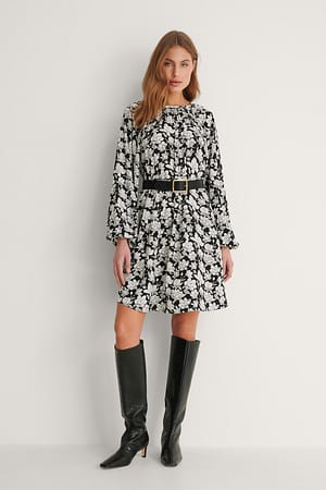 Graphic Magnolia Rundhalset kjole