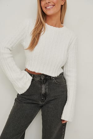 Offwhite Pull court en tricot duveteux