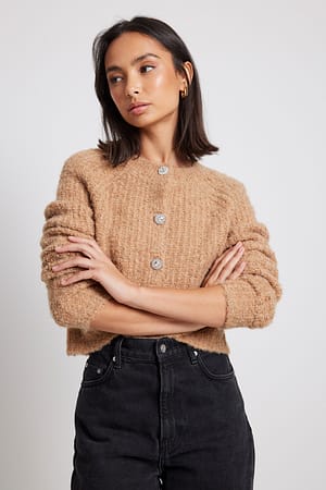 Beige Blød cardigan med knapper og rund hals