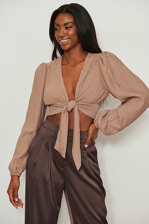 Beige Blusa estructurada con cierre frontal