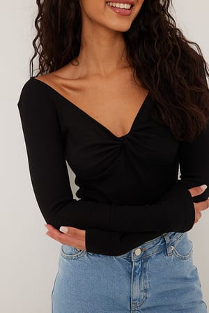 Black Twistet top
