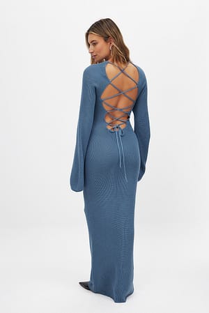 Dark Dusty Blue Robe longue en maille à dos ouvert et détails en dentelle