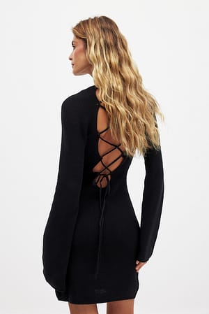 Black Strikket minikjole med blondedetalje og åben ryg