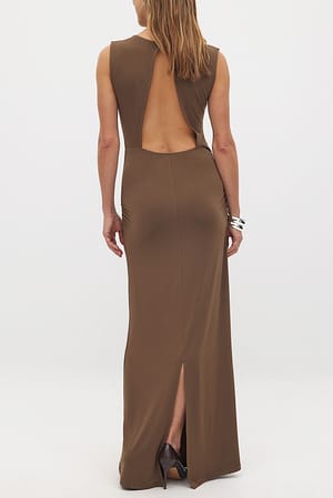 Brown Maxikleid mit offenem Rücken