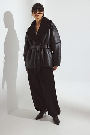 Black Oversized bonded jakke med belte