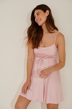 Dusty Pink Mini-jurk met knoopdetail