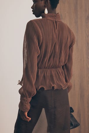 Image 2 of 6