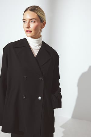Black Trenchcoat mit Plissee-Detail