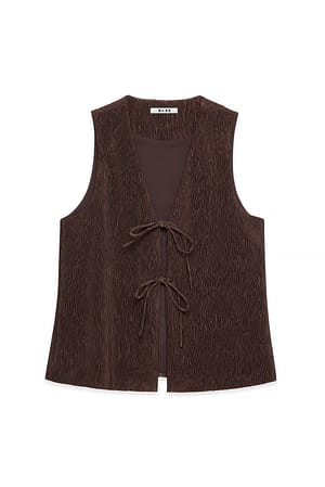 Brown Lang vest med plisserte folder
