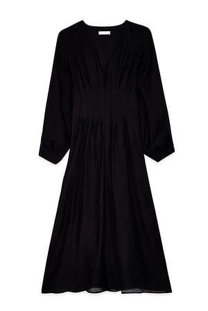 Black Midikjole med plissert liv og V-hals