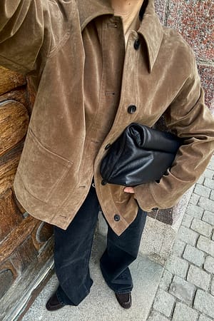 Beige Jacke aus Kunst-Wildleder mit Taschendetail