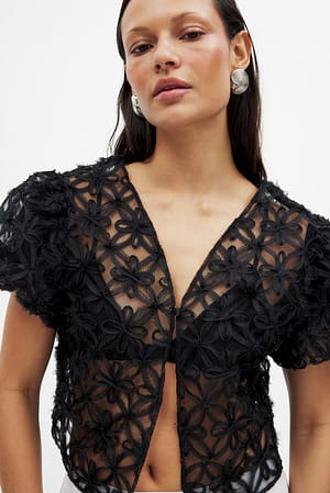 Black Blouse en mousseline à manches bouffantes et fleurs
