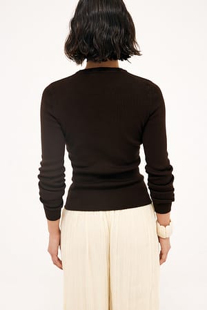Image 2 of 6