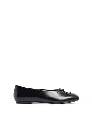 Black Rundet ballerina