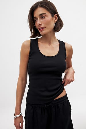 Black Ribbetank med rund hals