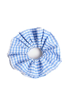 Blue/White Rutete scrunchie