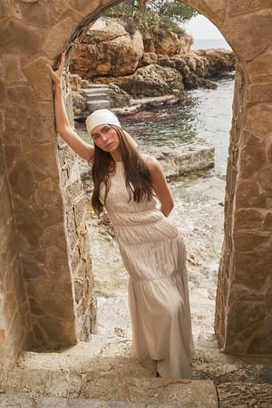 Greige Maxikleid mit Nahtdetail